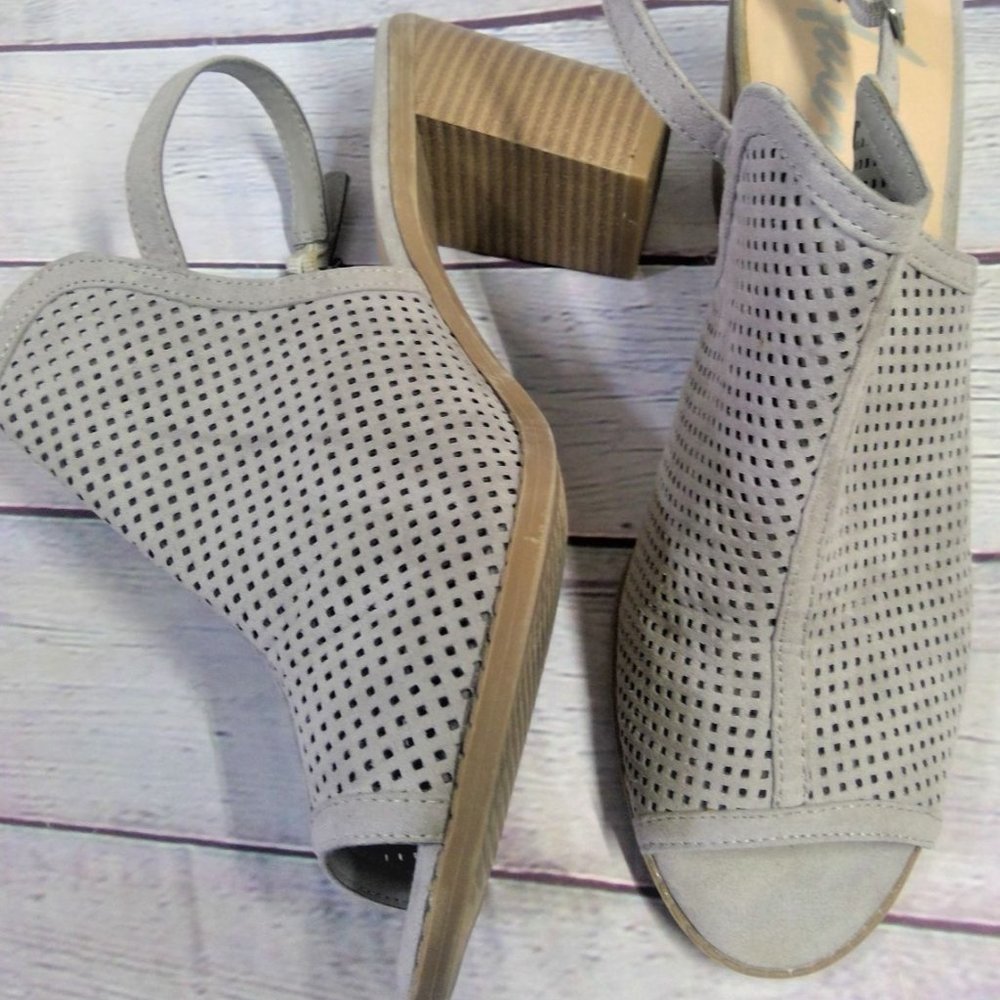 American Rag | Grey Open Toe Perforated Sling Back Sandals Size 11